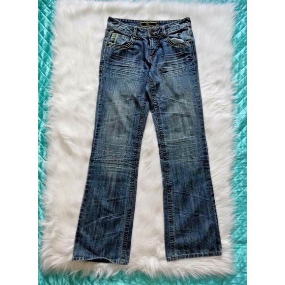 ​Womens Maxx jeans Size 9 distressed w/embroidery front legs & back​ pockets - Picture 1 of 12